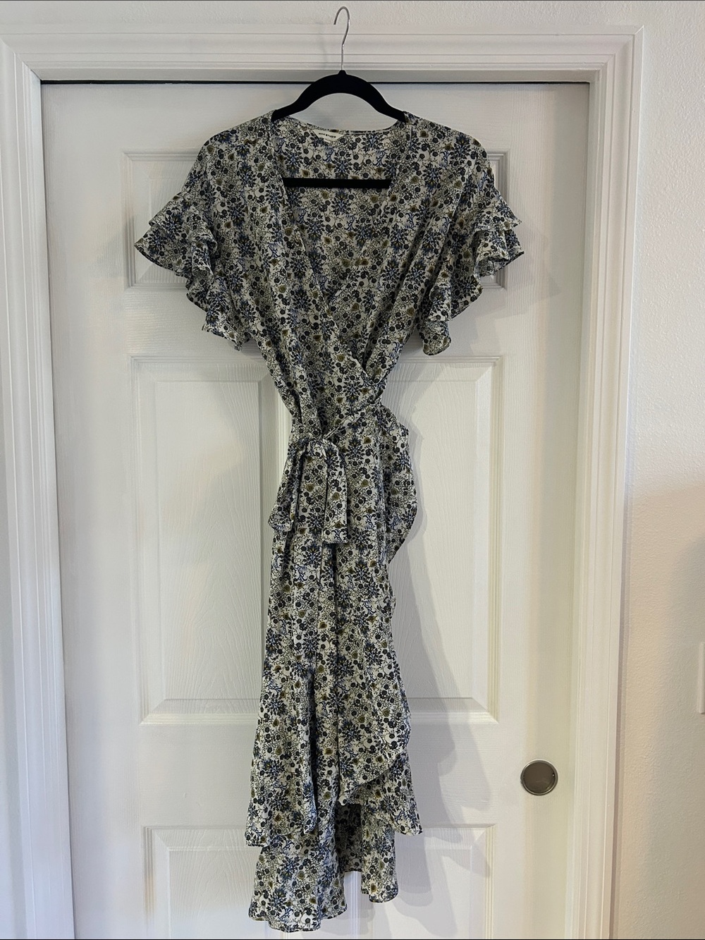 Max Studio Floral High-Low Wrap Dress in Cream and Blue